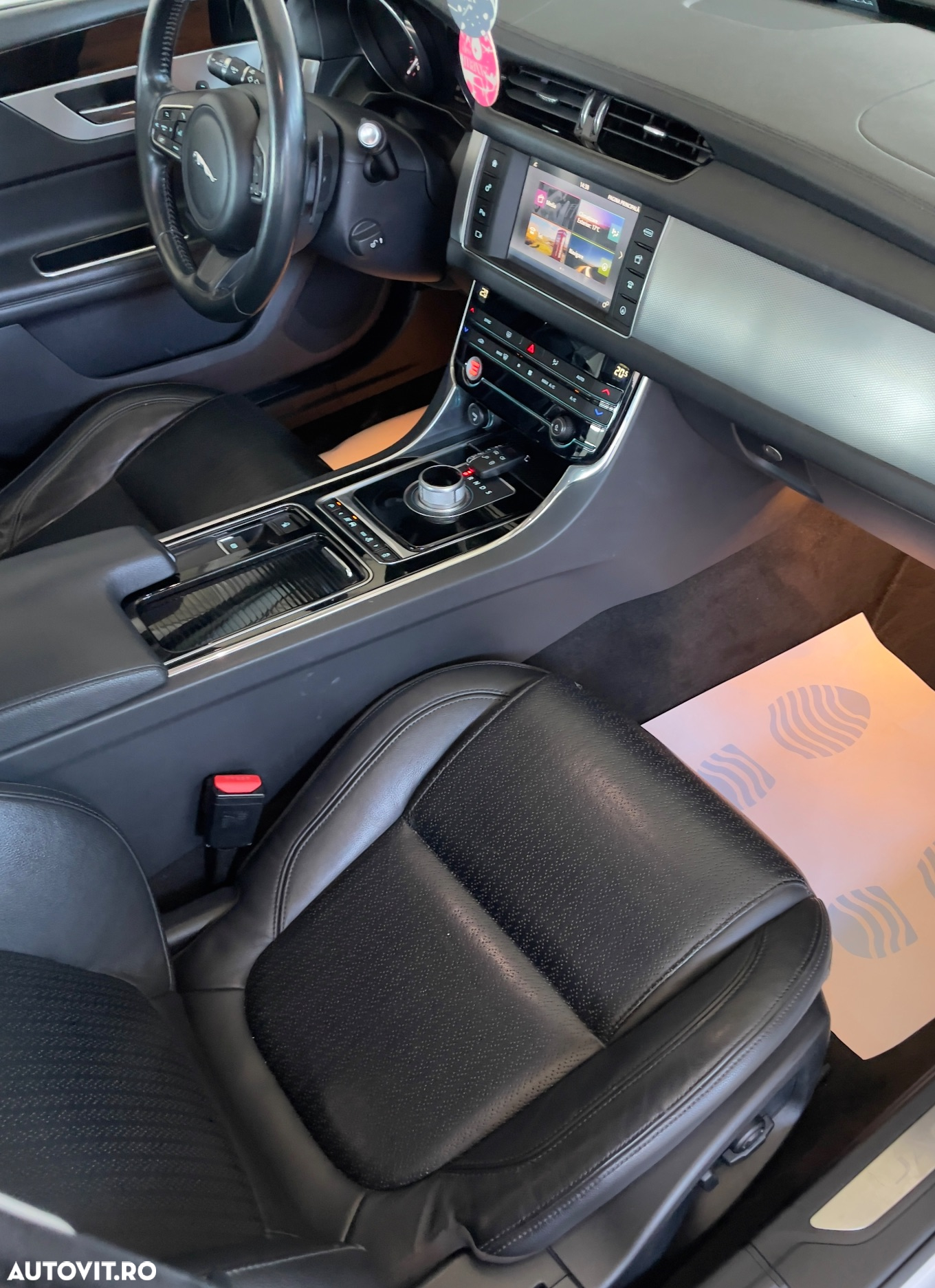 Jaguar XF 20d RWD Prestige - 21
