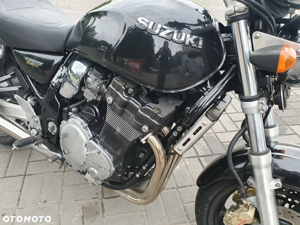 Suzuki GSX - 12
