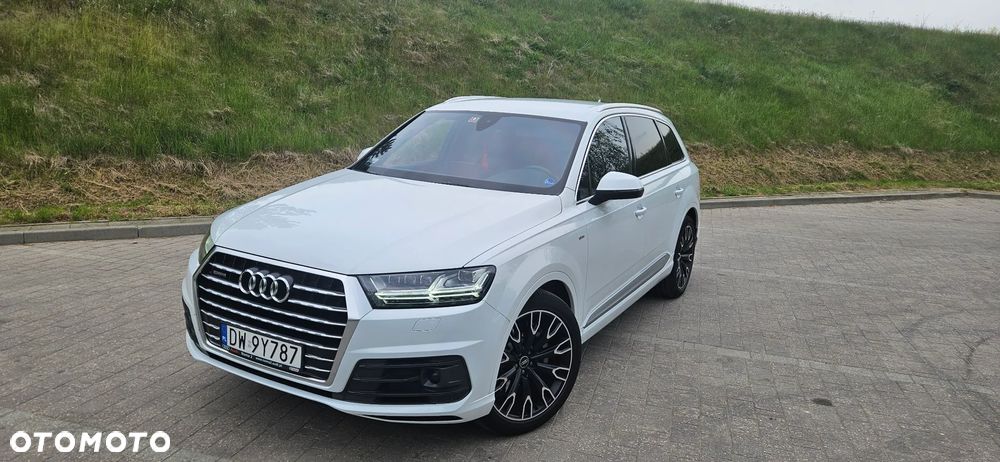 Audi Q7 - 1