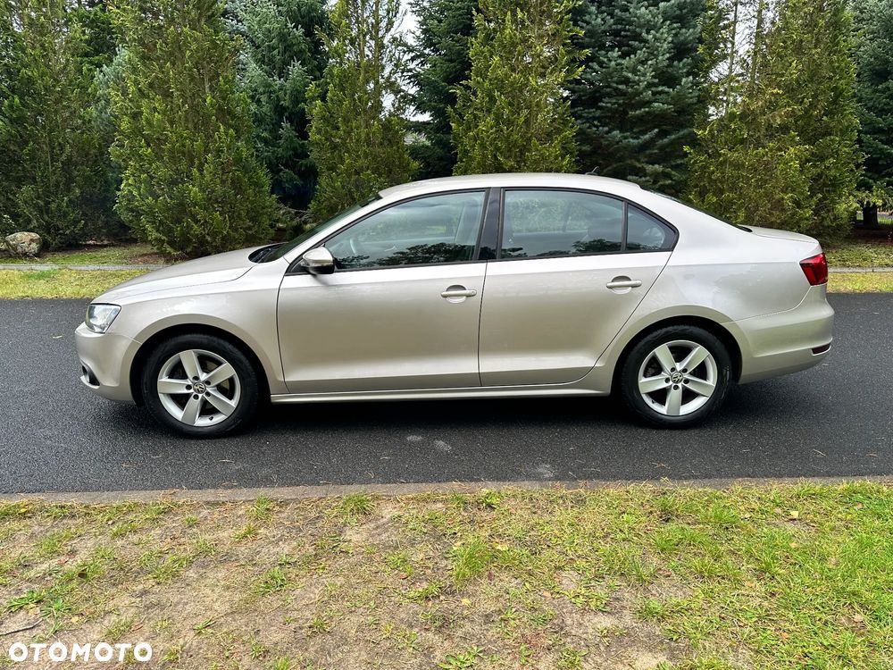 Volkswagen Jetta 1.2 TSI BlueMotion Technology Comfortline - 8