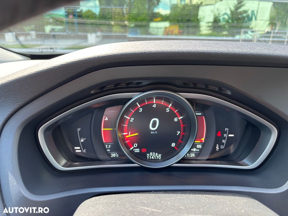 Volvo V40 T4 Powershift Momentum - 26