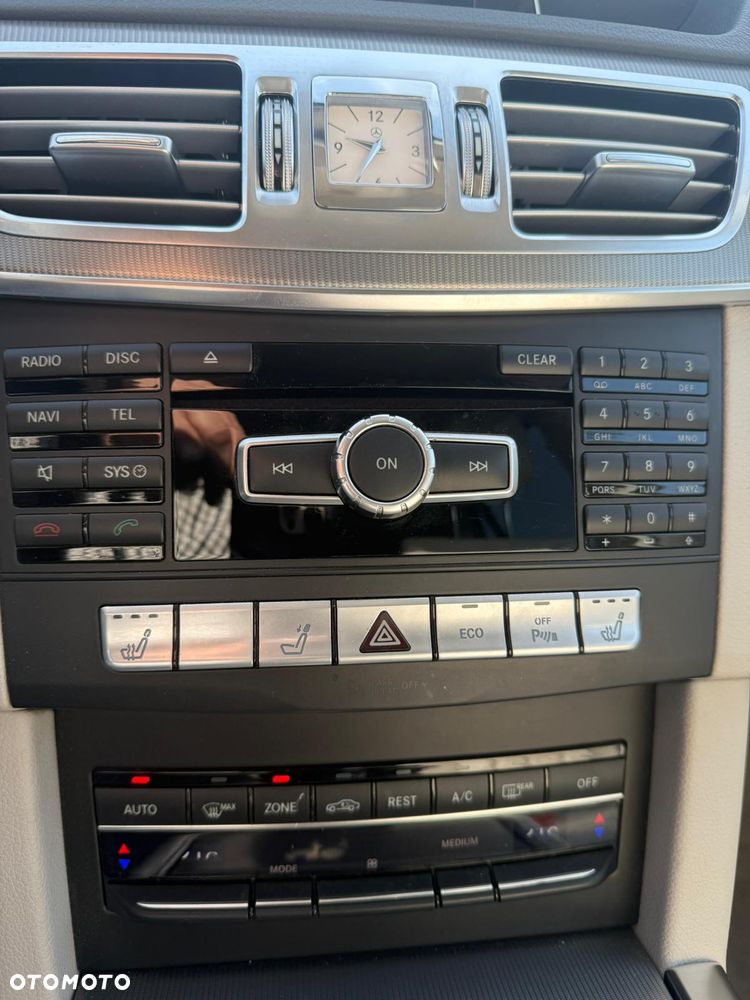 Mercedes-Benz Klasa E 300 BlueTEC 7G-TRONIC - 30