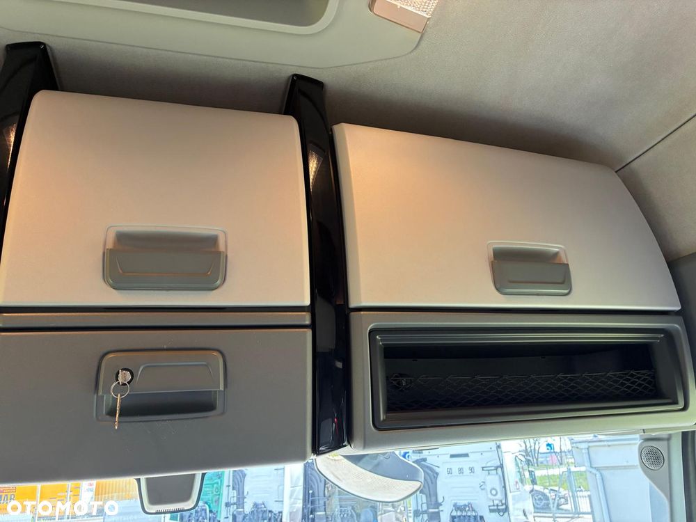 Renault T480 TC HIGH Sleeper Cab - 18