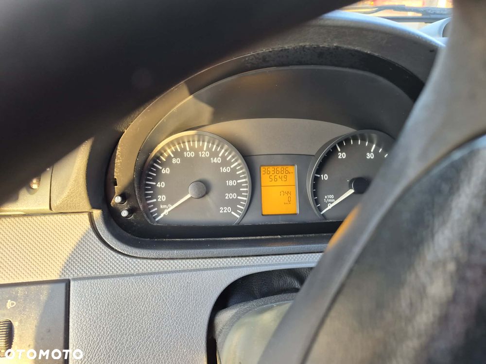 Mercedes-Benz VITO - 12