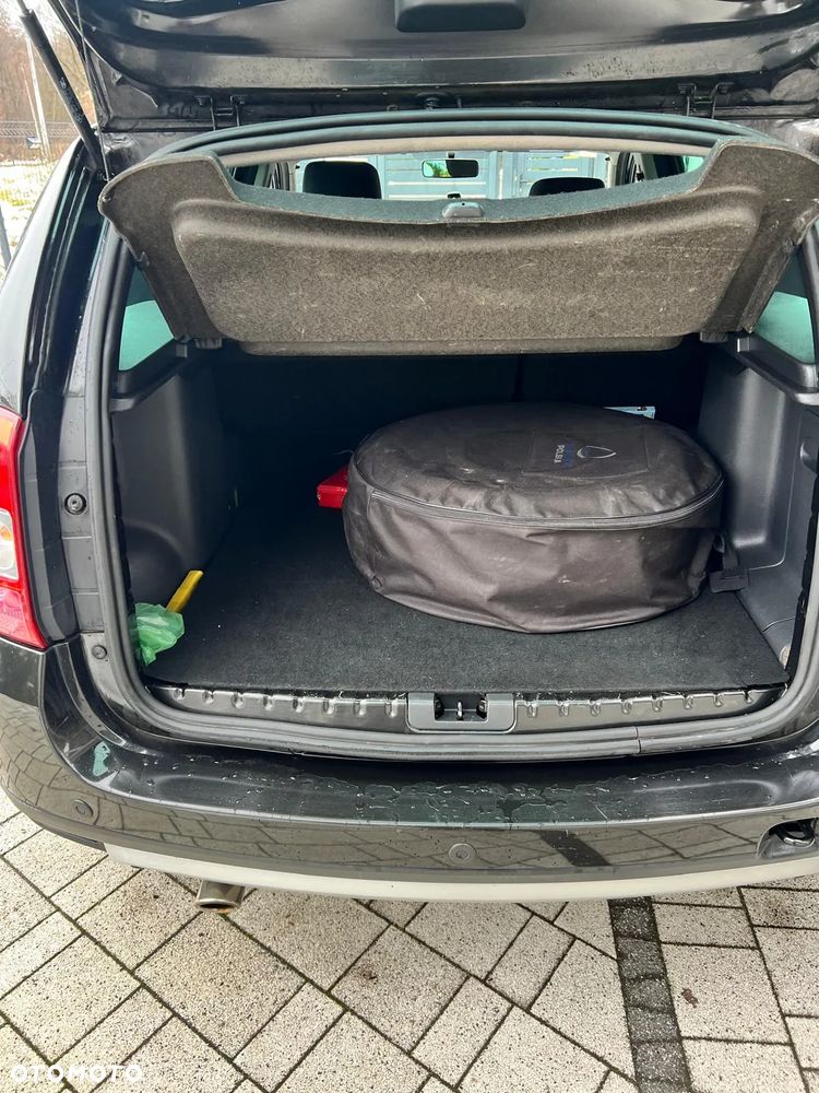 Dacia Duster 1.6 Blackstorm 4x4 - 17