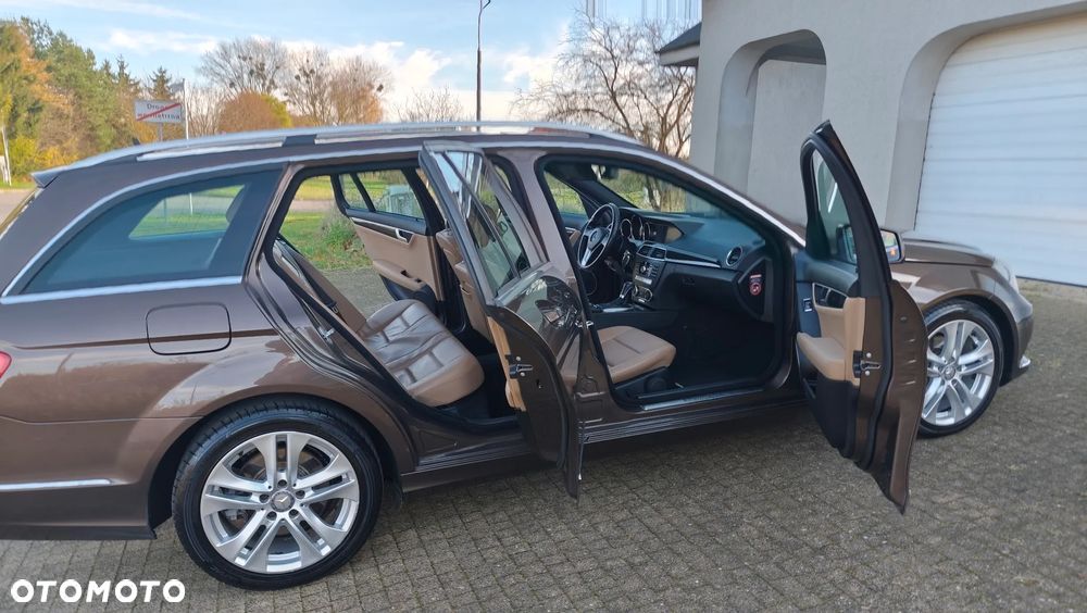 Mercedes-Benz Klasa C 220 (BlueTEC) d BlueEFFICIENCY Edition 7G-TRONIC Avantgarde - 31