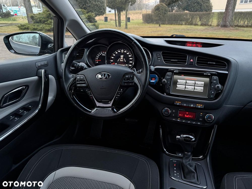 Kia Ceed 1.6 GDI DCT Platinum Edition - 37