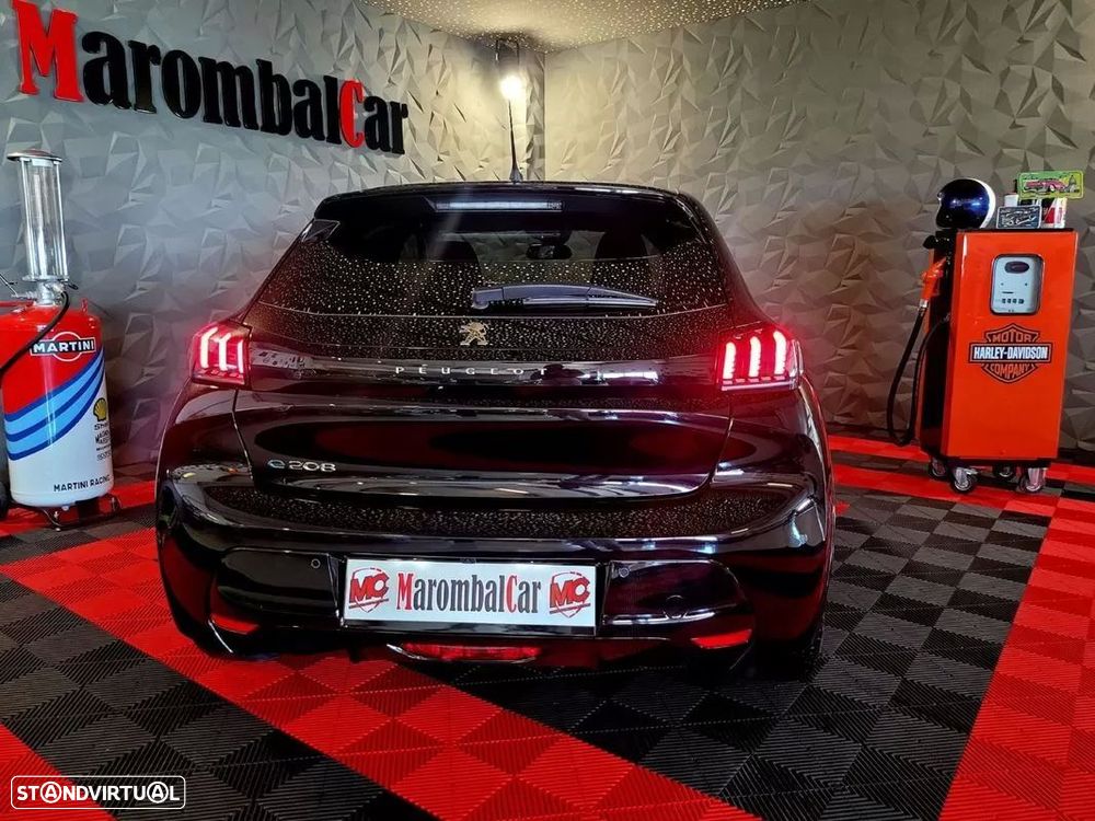 Peugeot e-208 Allure - 11