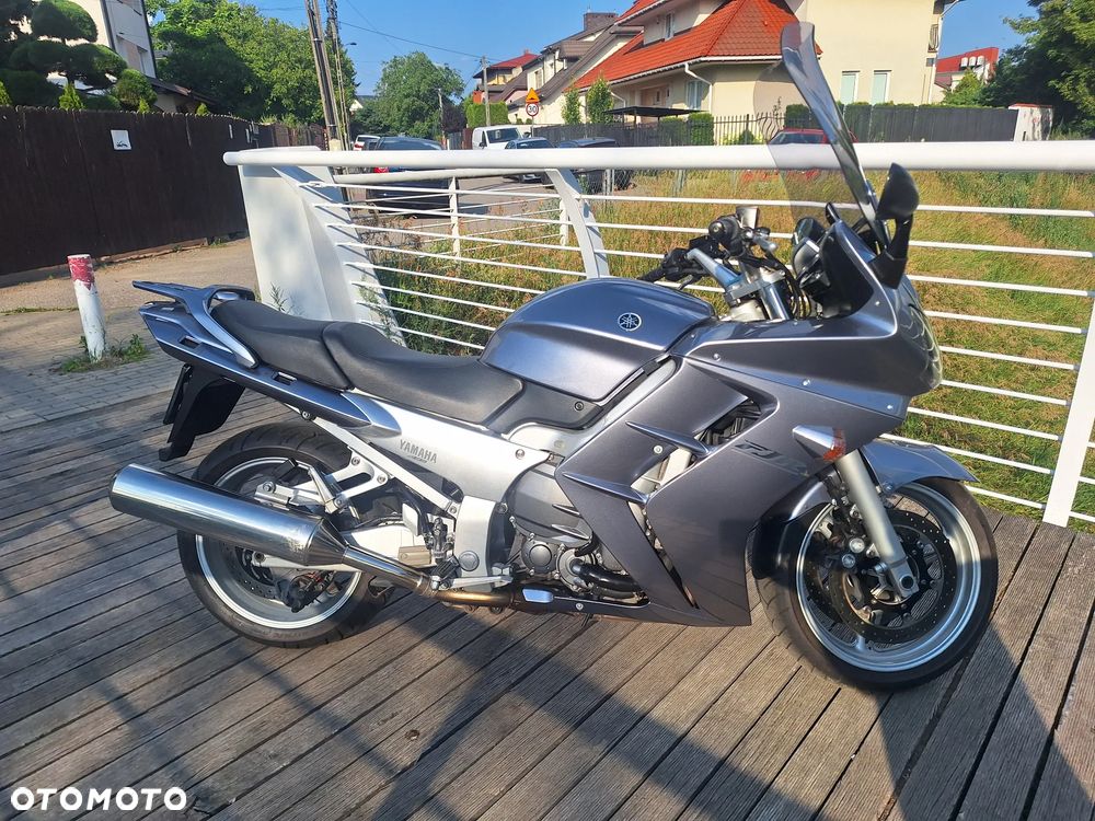 Yamaha FJR - 6