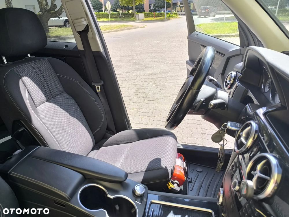 Mercedes-Benz GLK 350 4-Matic - 12
