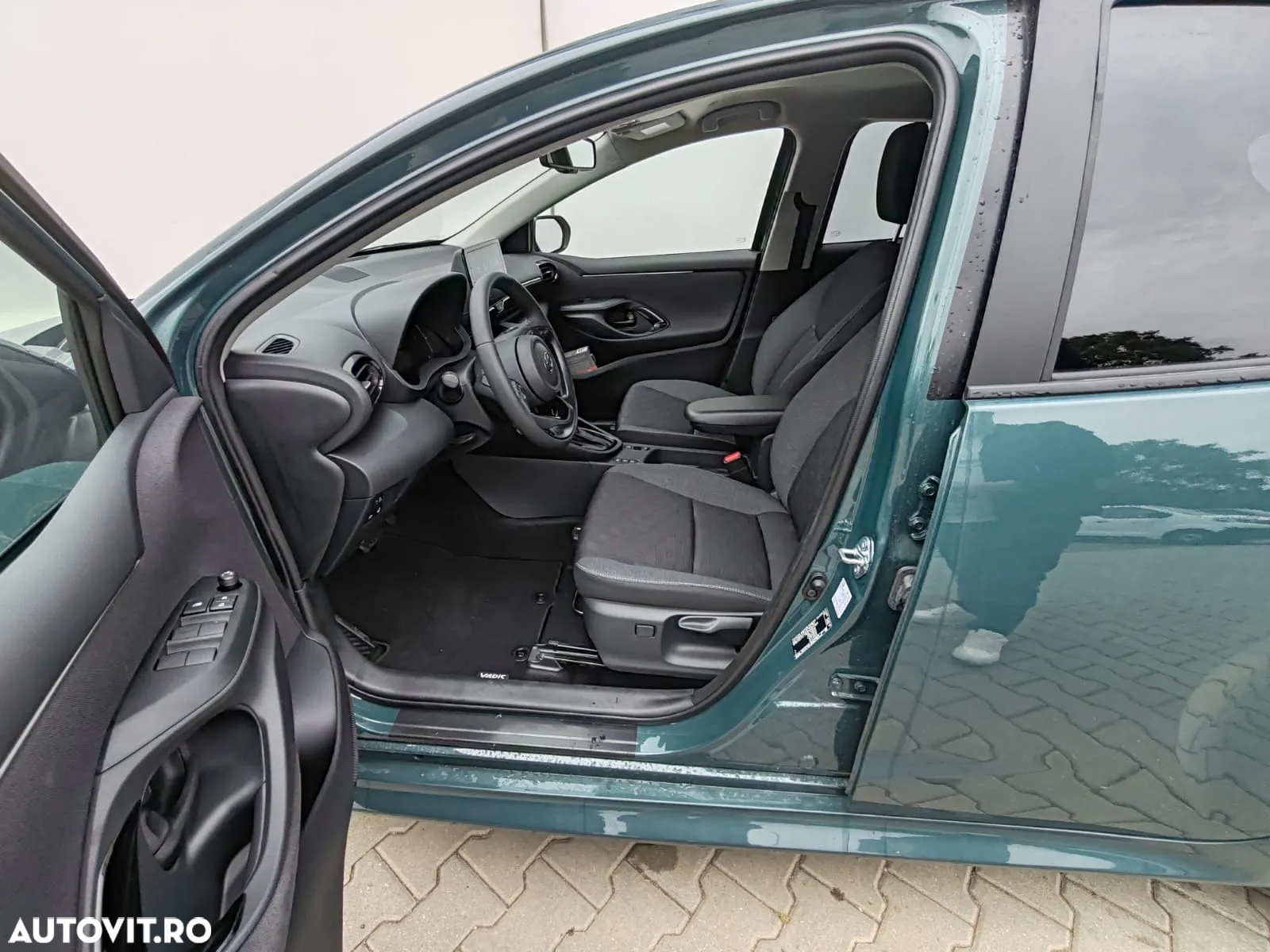 Toyota Yaris - 4