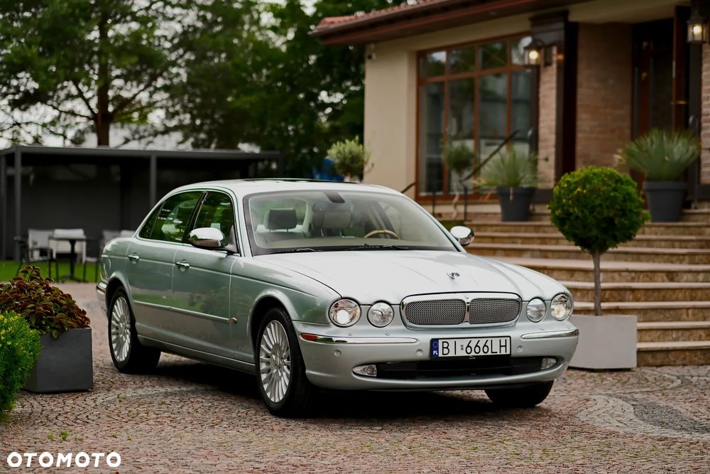 Jaguar XJ XJ8 4.2 LWB - 2