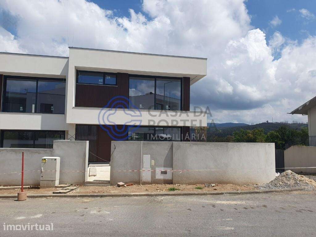 Moradia V3 em Oliveira de Azeméis - Grande imagem: 2/36