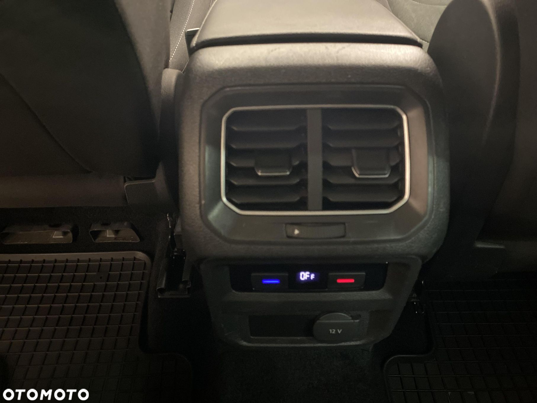 Volkswagen Tiguan - 11