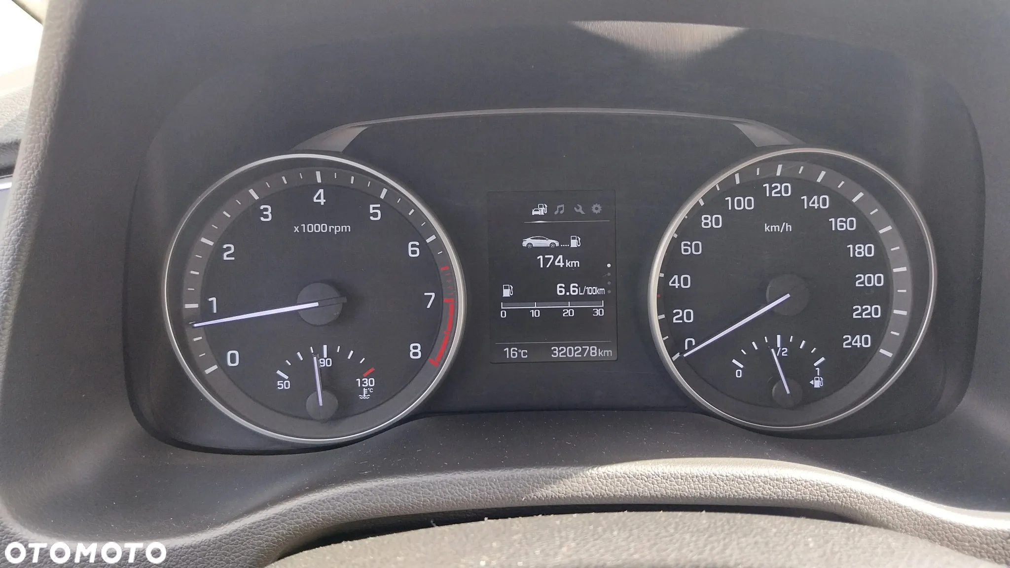 Hyundai Elantra 1.6 Style - 7