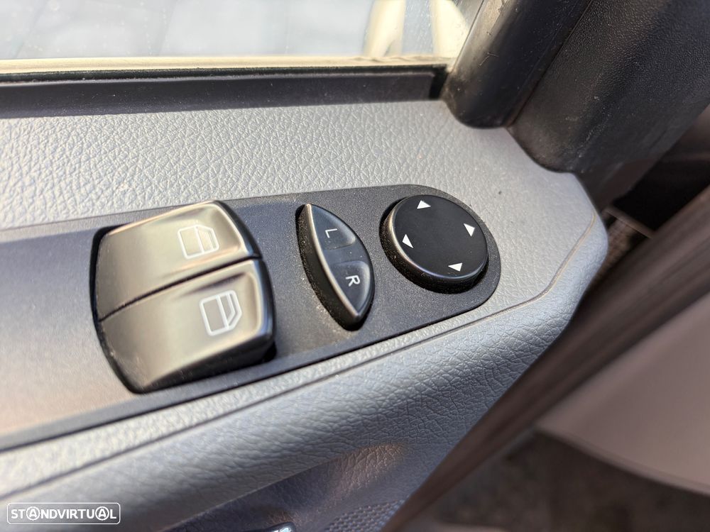 Mercedes-Benz Vito 109CDI 9 Lugares - 16