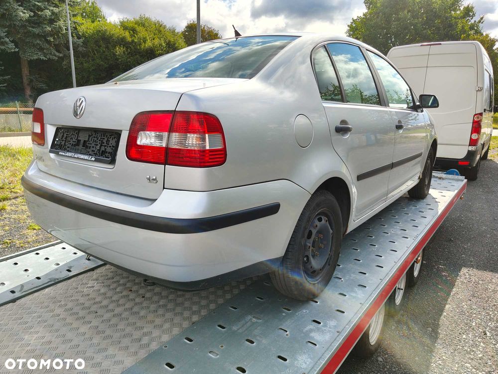 Volkswagen Polo - 1
