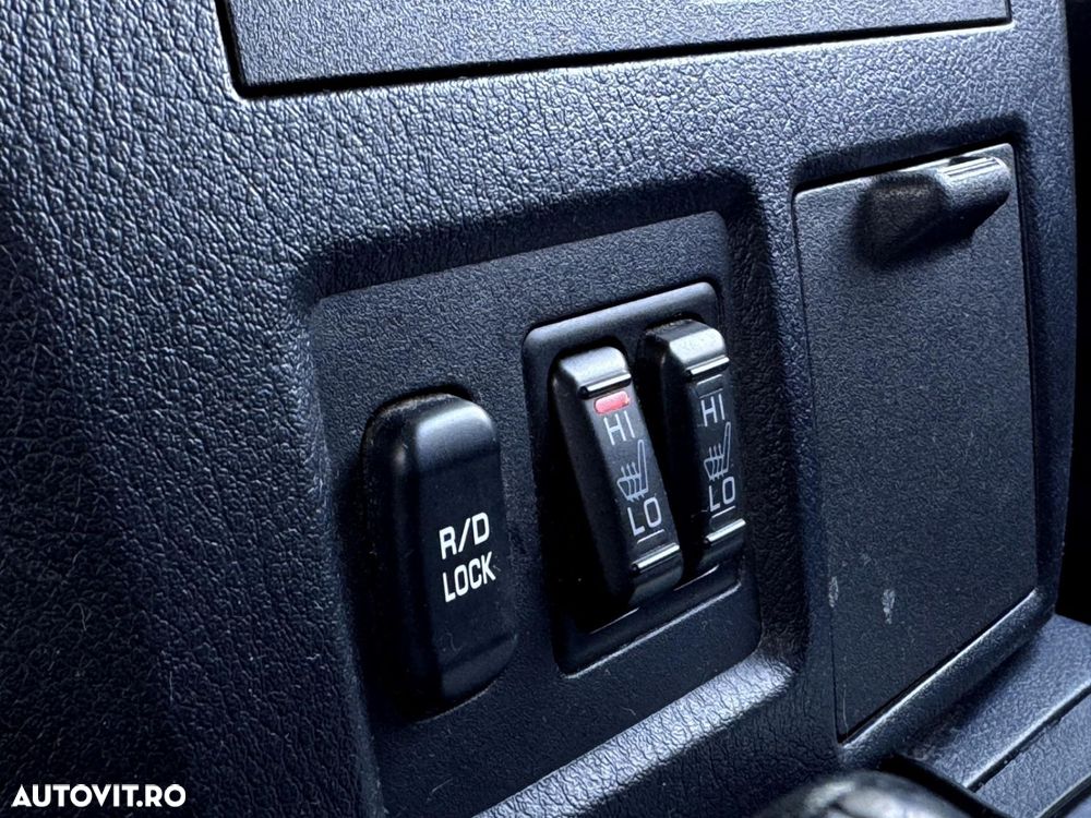Mitsubishi Pajero - 19