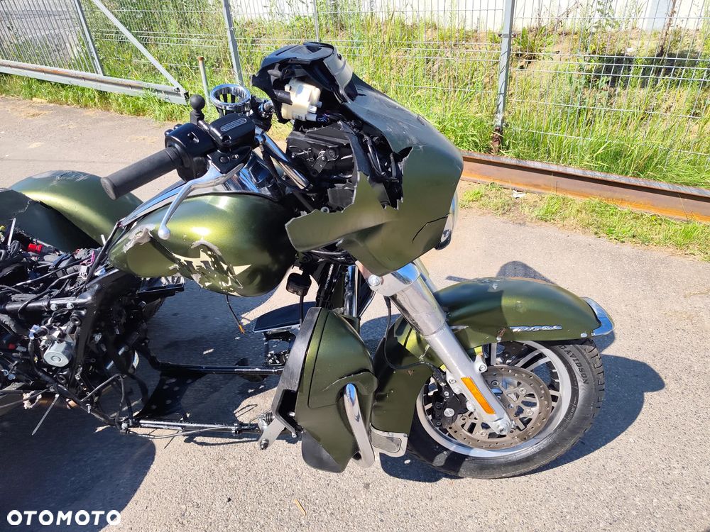 Harley-Davidson FLHTCU Ultra - 14