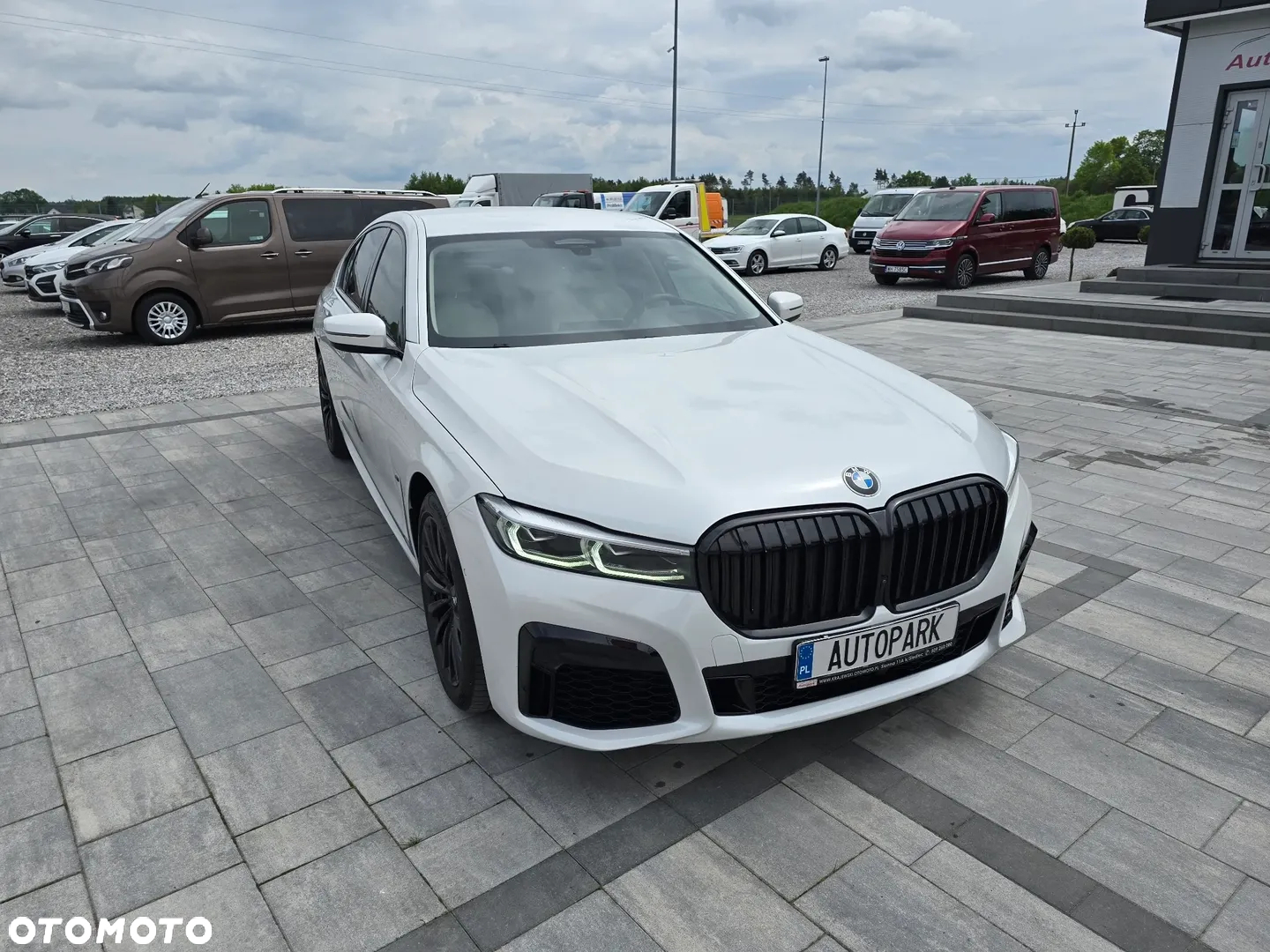 BMW Seria 7 750i xDrive sport - 5