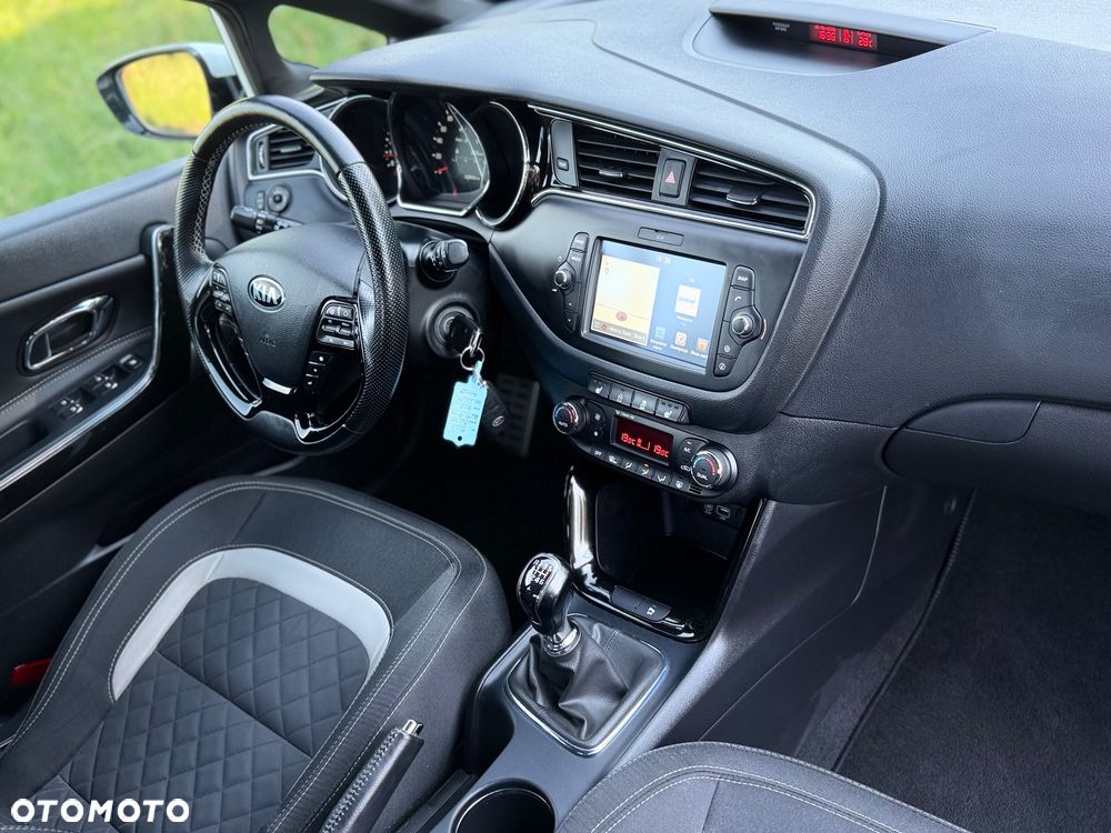 Kia Ceed 1.6 CRDi 136 ISG GT Line - 16