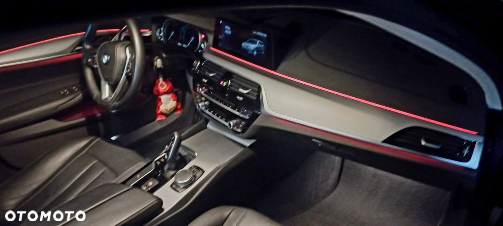 BMW Seria 5 518d - 22