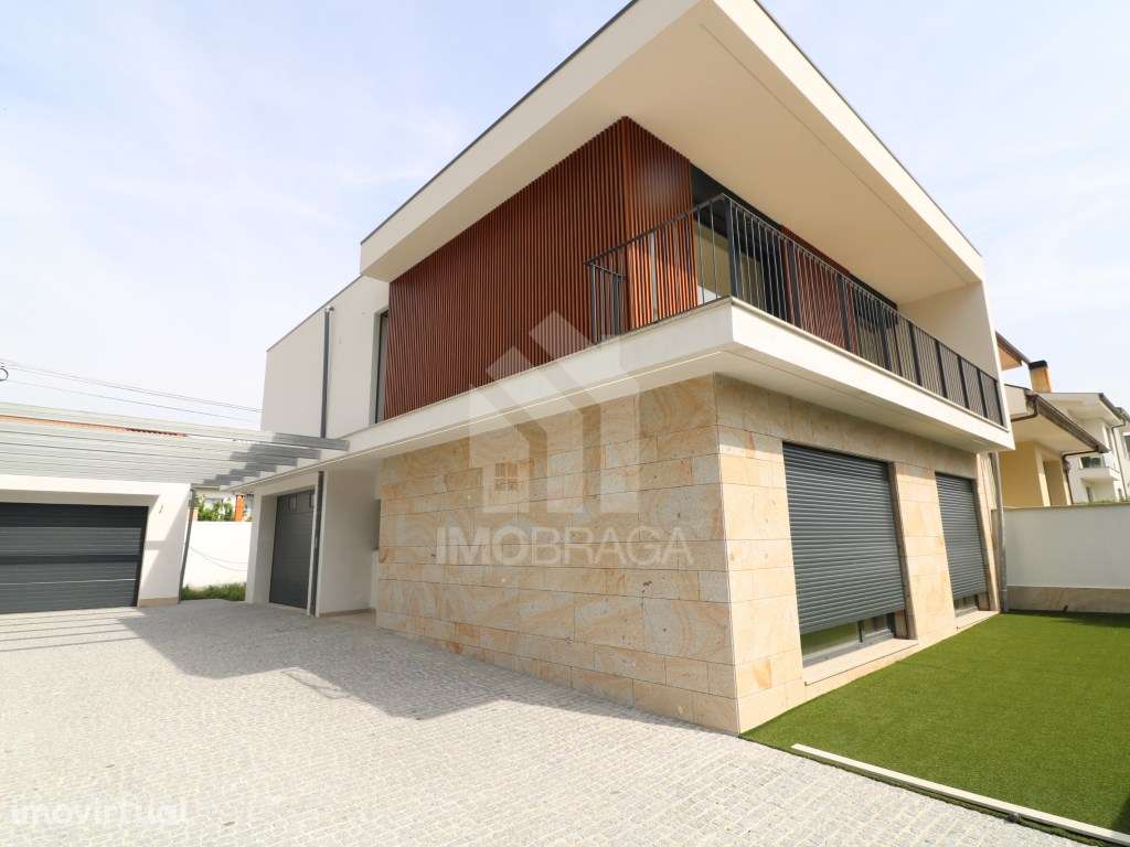 Venda de Moradia Geminada T4 Nova em Palmeira, Braga - Grande imagem: 2/31