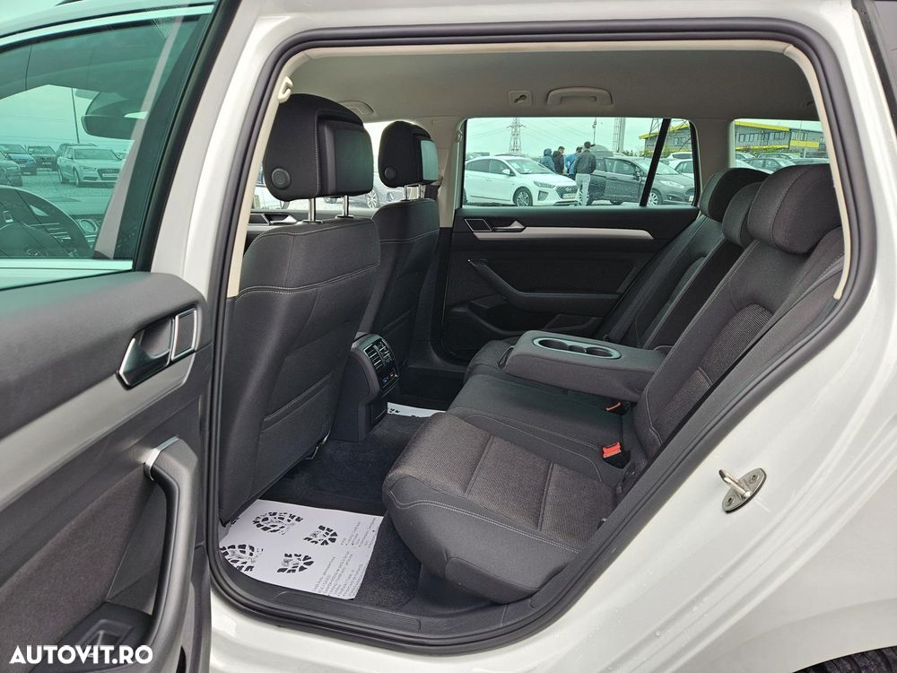 Volkswagen Passat 2.0 TDI DSG Comfortline - 19