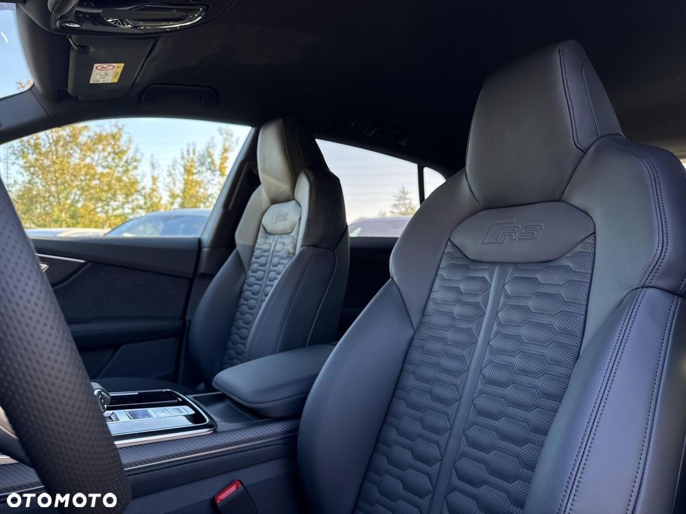 Audi RS Q8 - 10