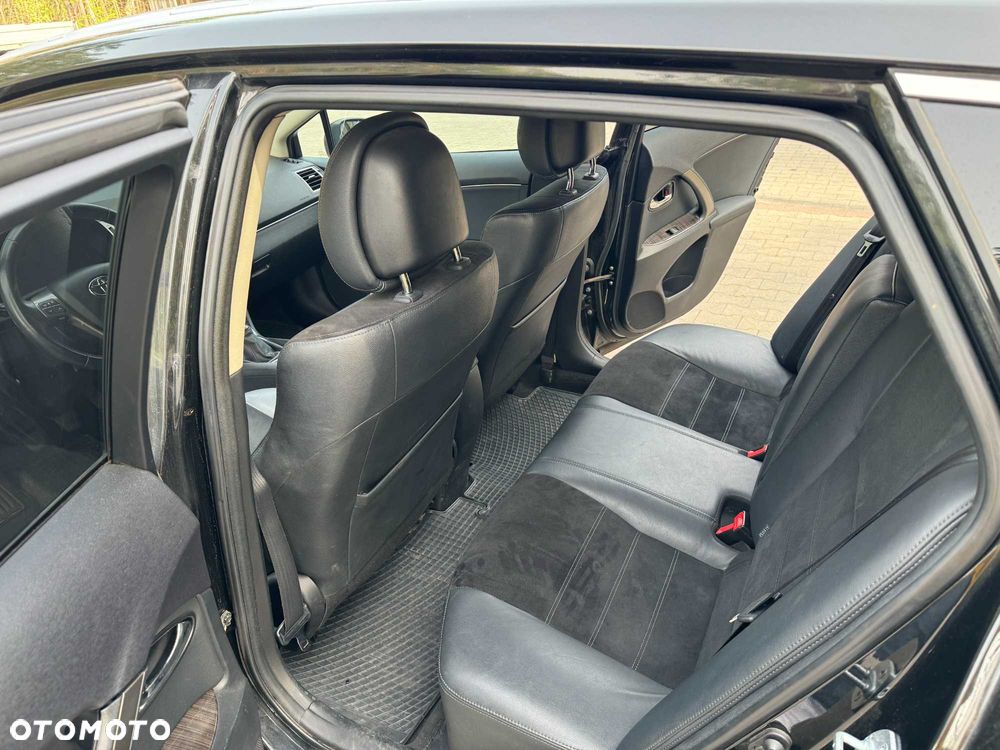 Toyota Avensis - 5
