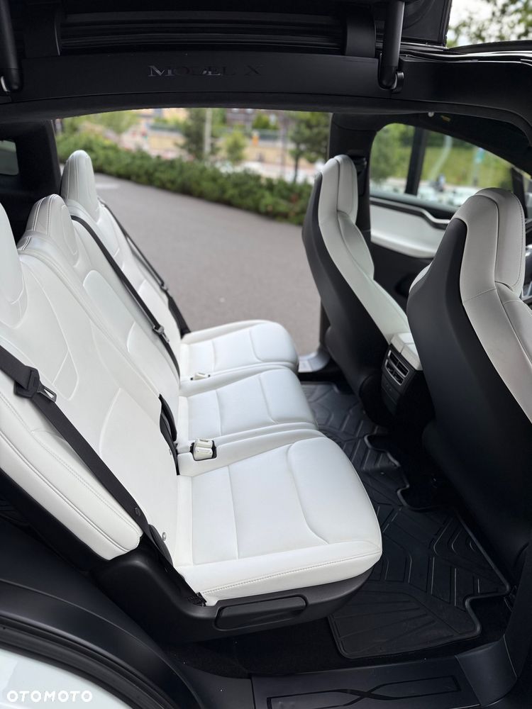 Tesla Model X 75 D - 8