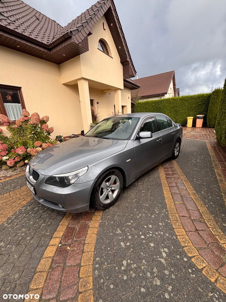 BMW Seria 5 2004 photo 2