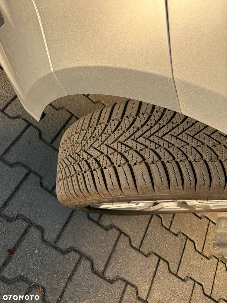 Ford Tourneo Courier 1.0 EcoBoost S&S Titanium - 22