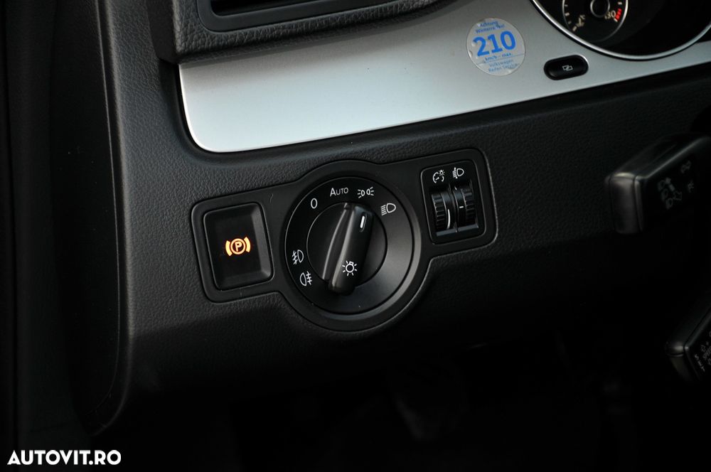 Volkswagen Passat - 24