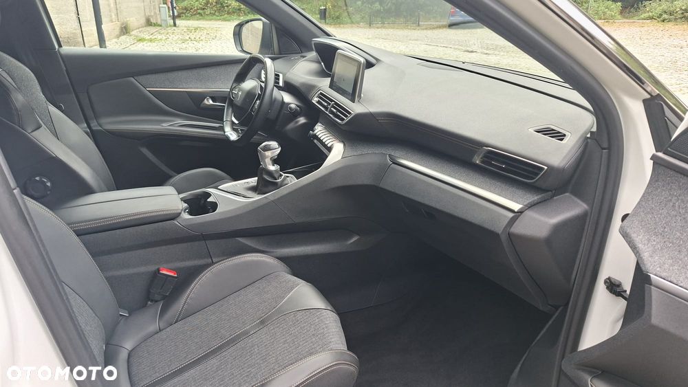 Peugeot 3008 - 16