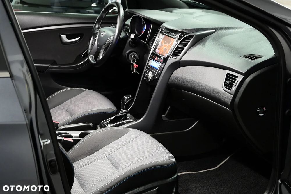 Hyundai i30 blue Kombi 1.6 CRDi DCT Passion - 10