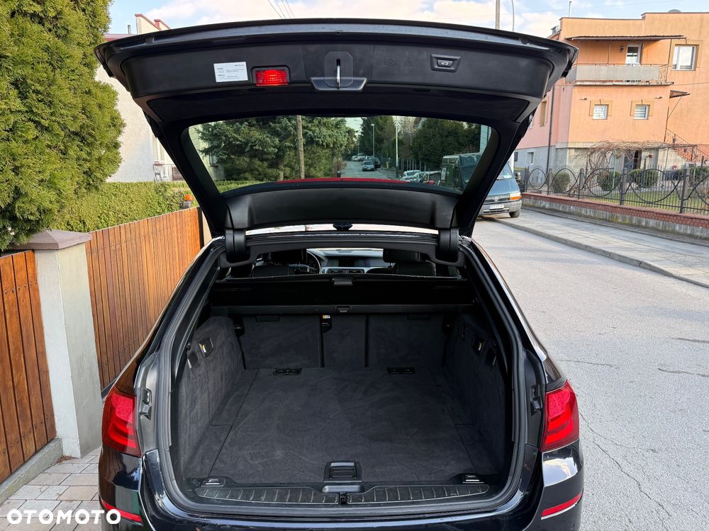 BMW Seria 5 525d - 15