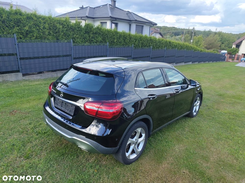 Mercedes-Benz GLA 250 7G-DCT Peak Edition - 4