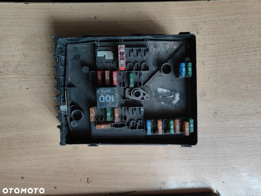 Skrzynka bezpieczników Seat Altea 017181901