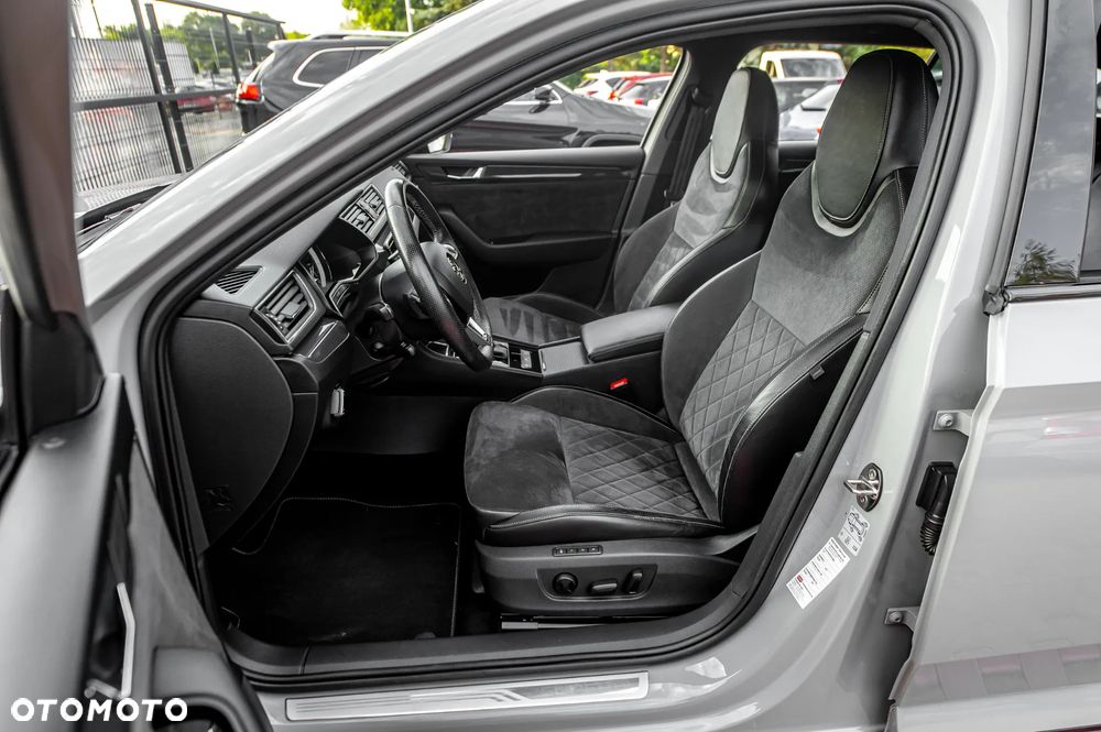 Skoda Superb 2.0 TSI DSG SportLine - 19