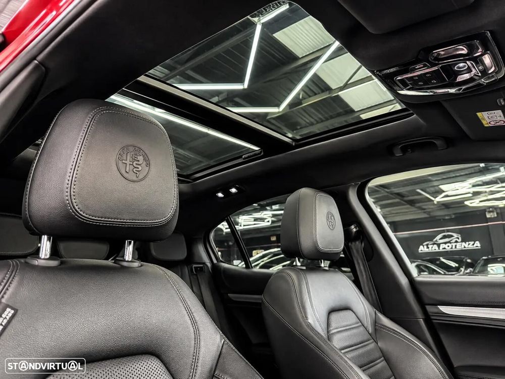 Alfa Romeo Stelvio - 17