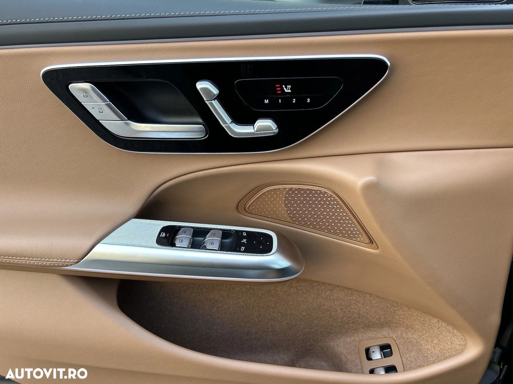 Mercedes-Benz E 300 4MATIC PHEV - 23