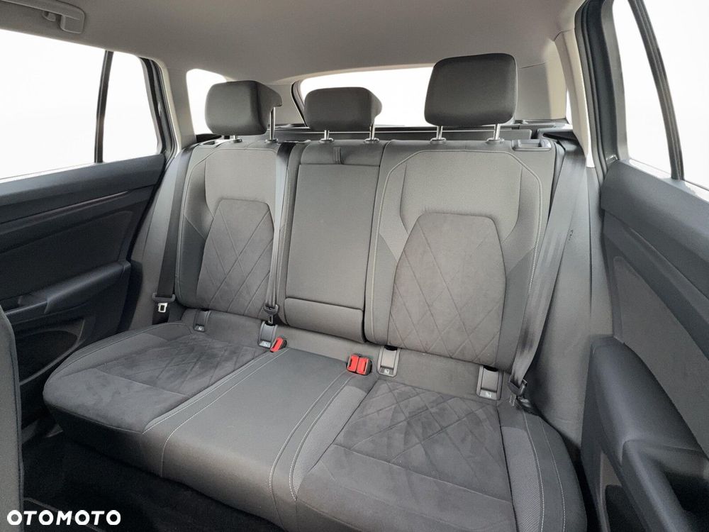 Volkswagen Golf Variant - 27