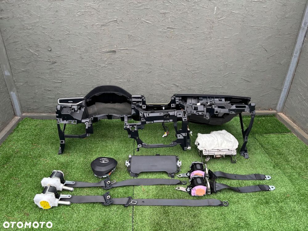 toyota corolla e21 sedan lifting deska air bag konsola poduszki pasy - 1