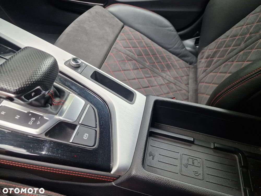 Audi A4 Avant 40 TDI quattro S tronic S line - 38