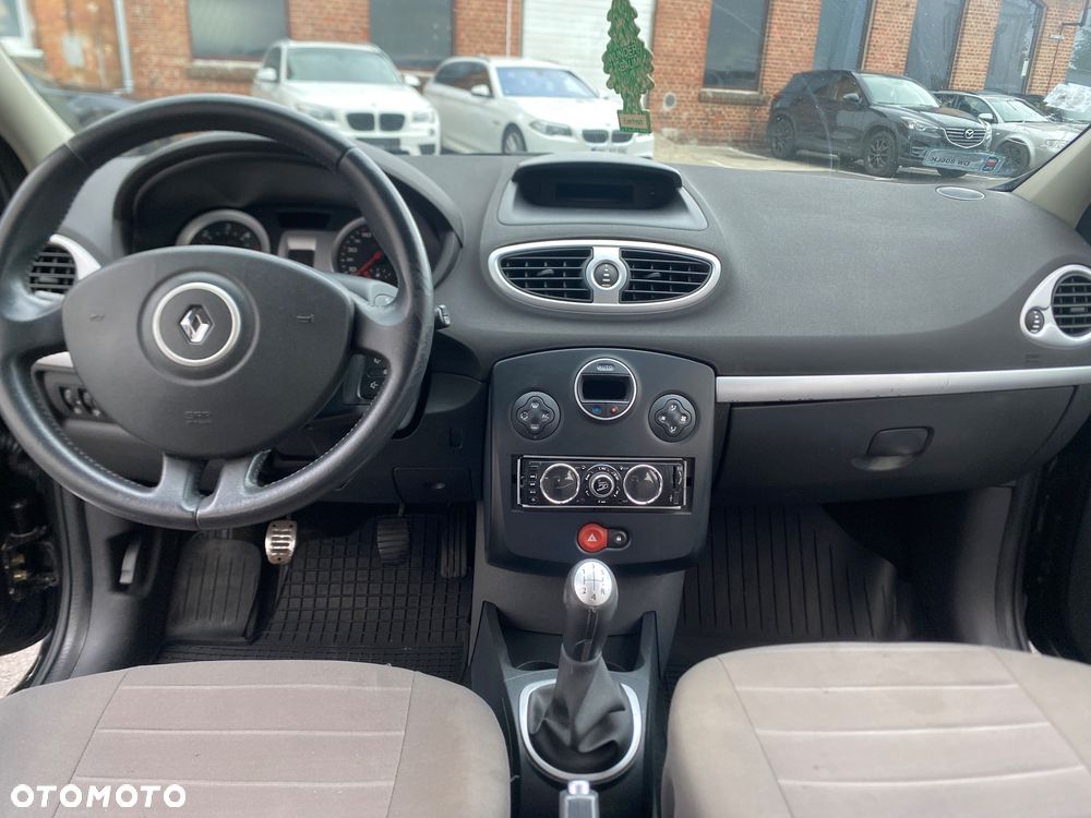 Renault Clio - 10
