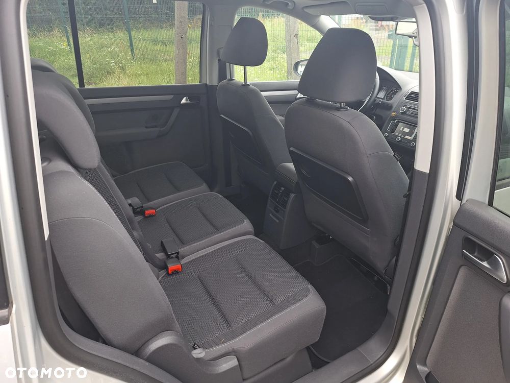 Volkswagen Touran - 8