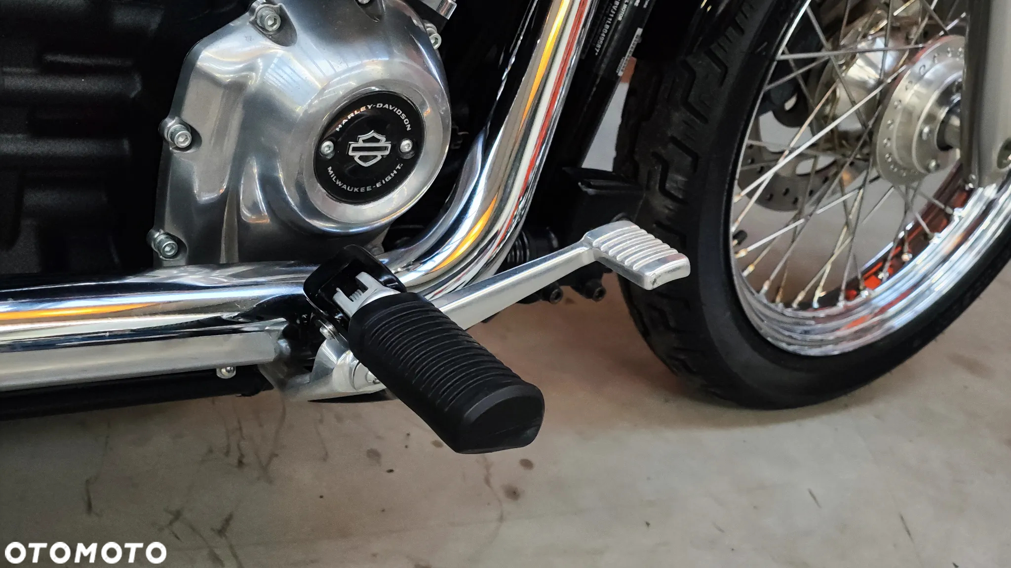 Harley-Davidson Softail Standard - 24