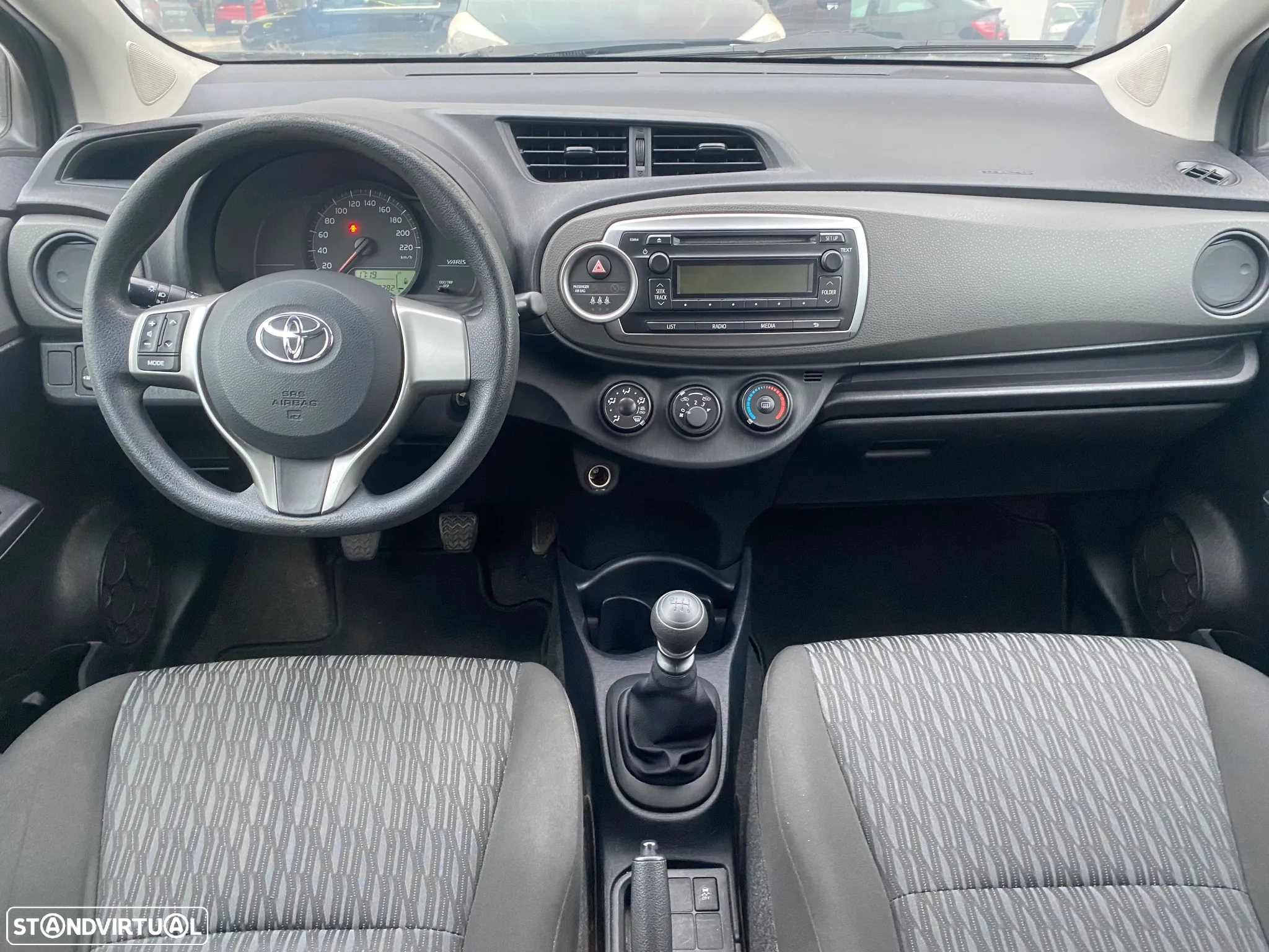 Toyota Yaris 1.4 D-4D - 11