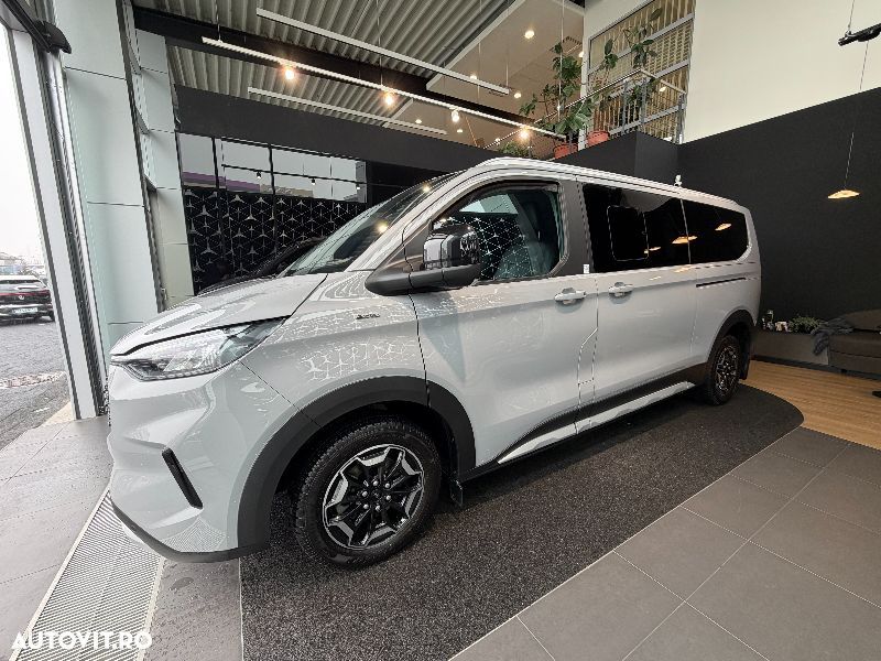 Ford Tourneo Custom - 1